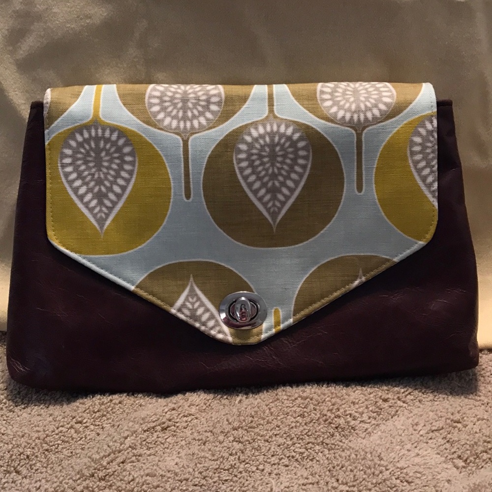 Red Staggerwing clutch/cross-body bag